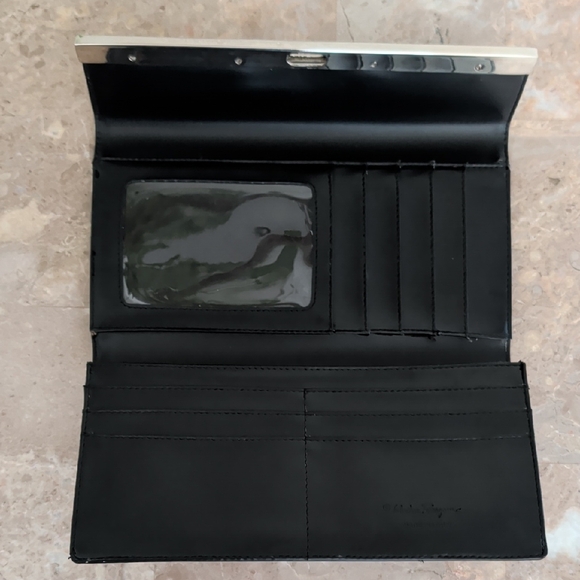 NWOT Salvatore Ferragamo Black Leather with Silver Hardware Wallet - Picture 5 of 6